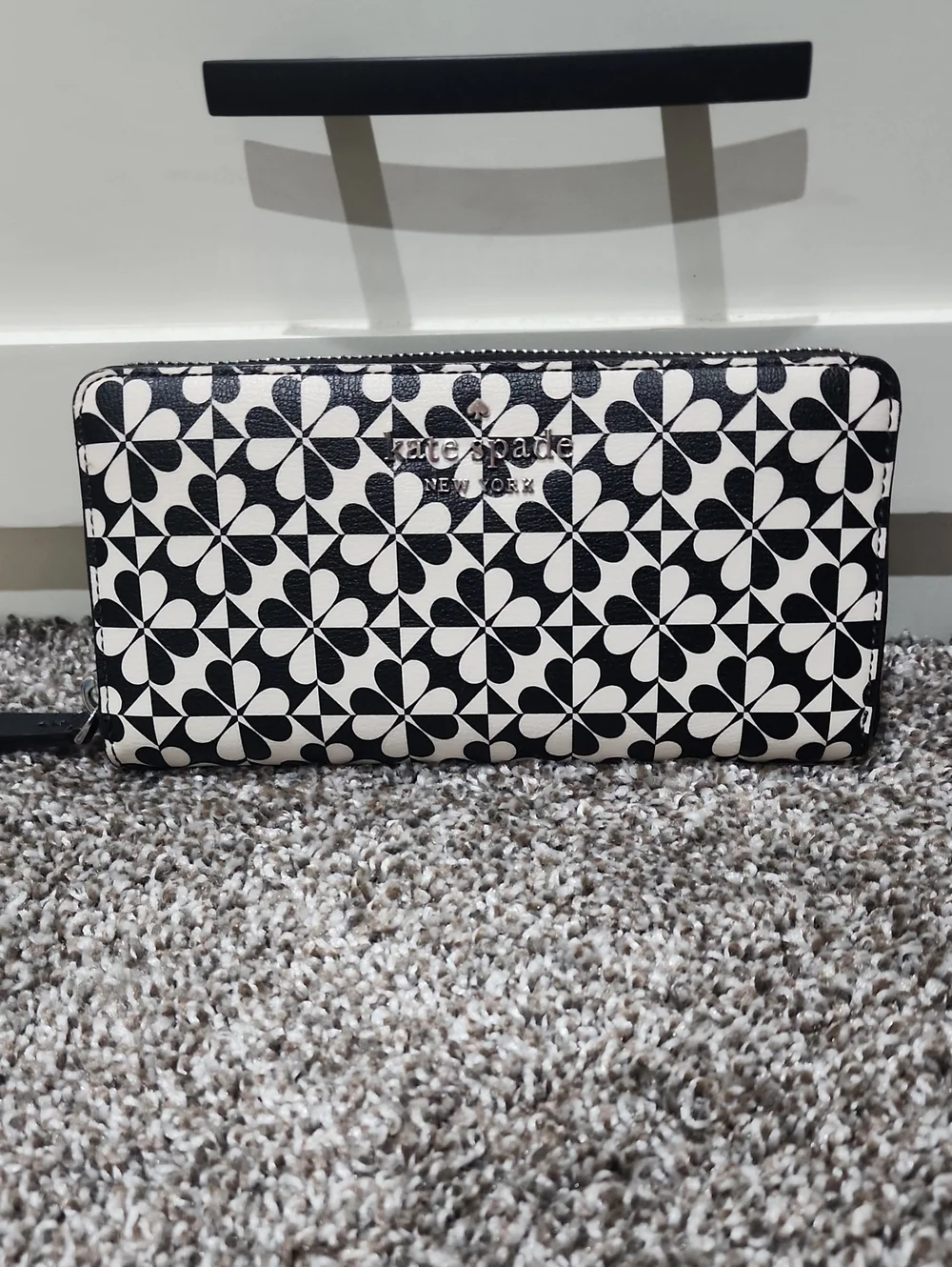 EUC Kate Spade Hollie Spade Clover Geo Continental Wallet